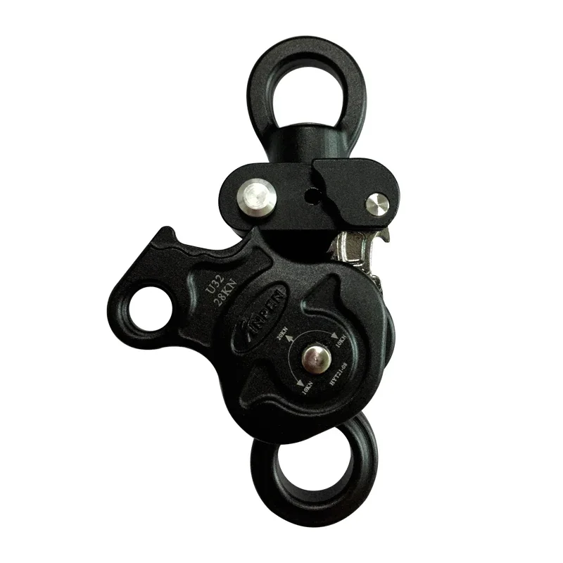 

Very high efficiency double pulley with swivel