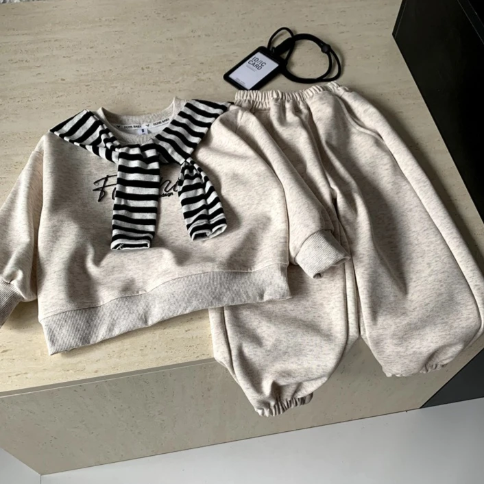 

Комплект детской одежды весна-лето 2026: Новинка! Модный полосатый худи с шарфом и брюки в корейском стиле для мальчиков и девочек, комплект из двух предметов