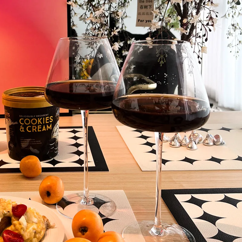 720ml Creative Ins style Burgundy wine glass with concave bottom light luxury high-end crystal high footed glass wine glass