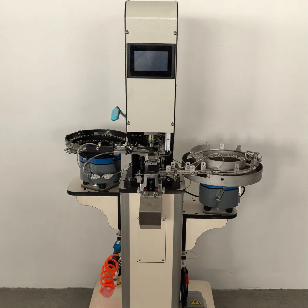 Factory Wholesale Automatic Heart-shaped Intelligent Buckle Machine Four Large White Buckle Stapling Nail Button Button Machine