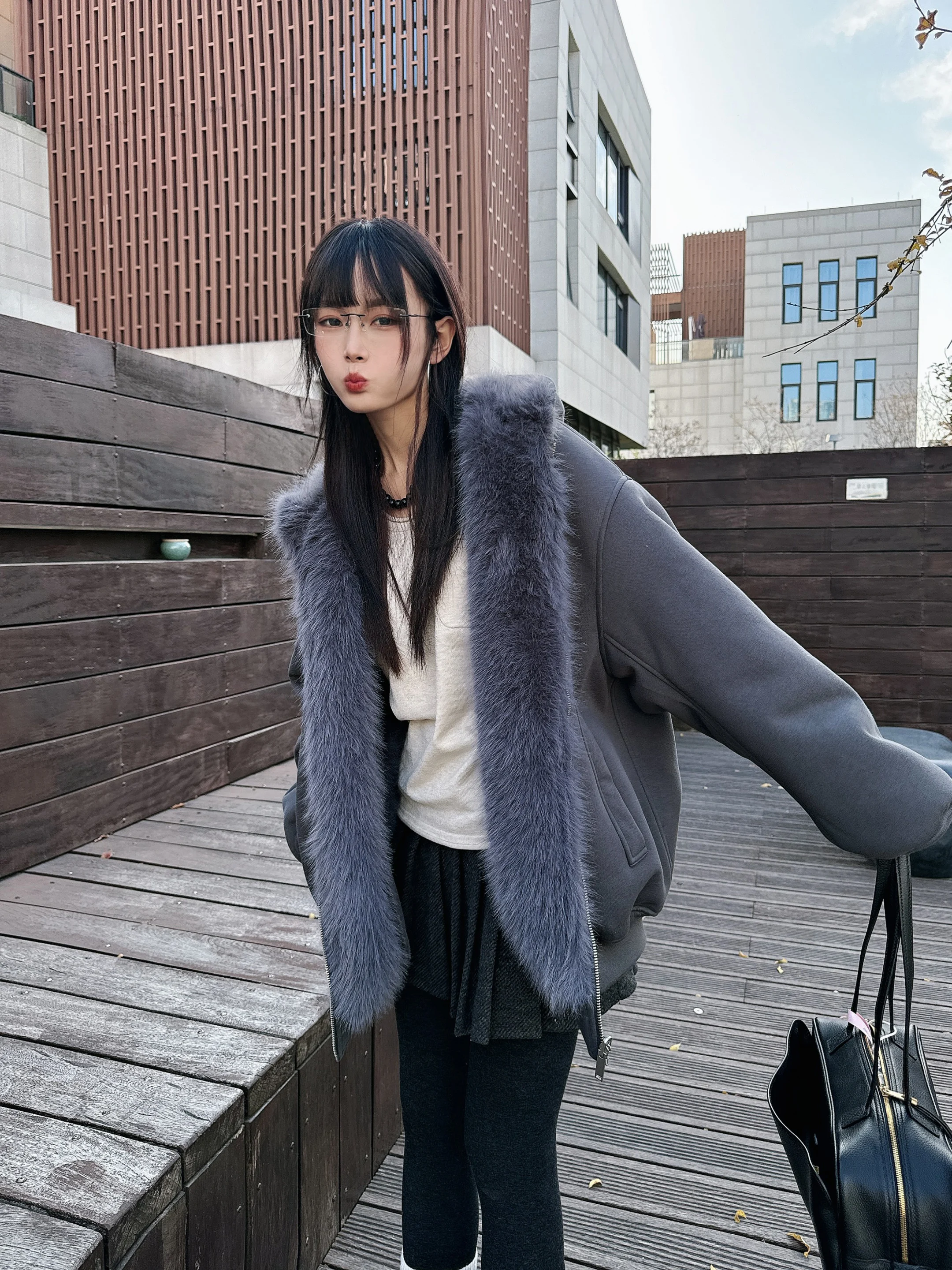 เสื้อโค้ทหนังผู้หญิงแบบสองด้าน รุ่นใหม่ประจำฤดูหนาวปี 2025  คอปกขนสัตว์  ให้ความอบอุ่น  แขนยาว  ทรงเข้ารูป