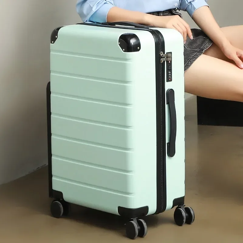 New Travel Suitcase on Wheels Fashion Large Capacity Combination Lock Suitcase Student Zipper Lightweight Rolling Luggage Case