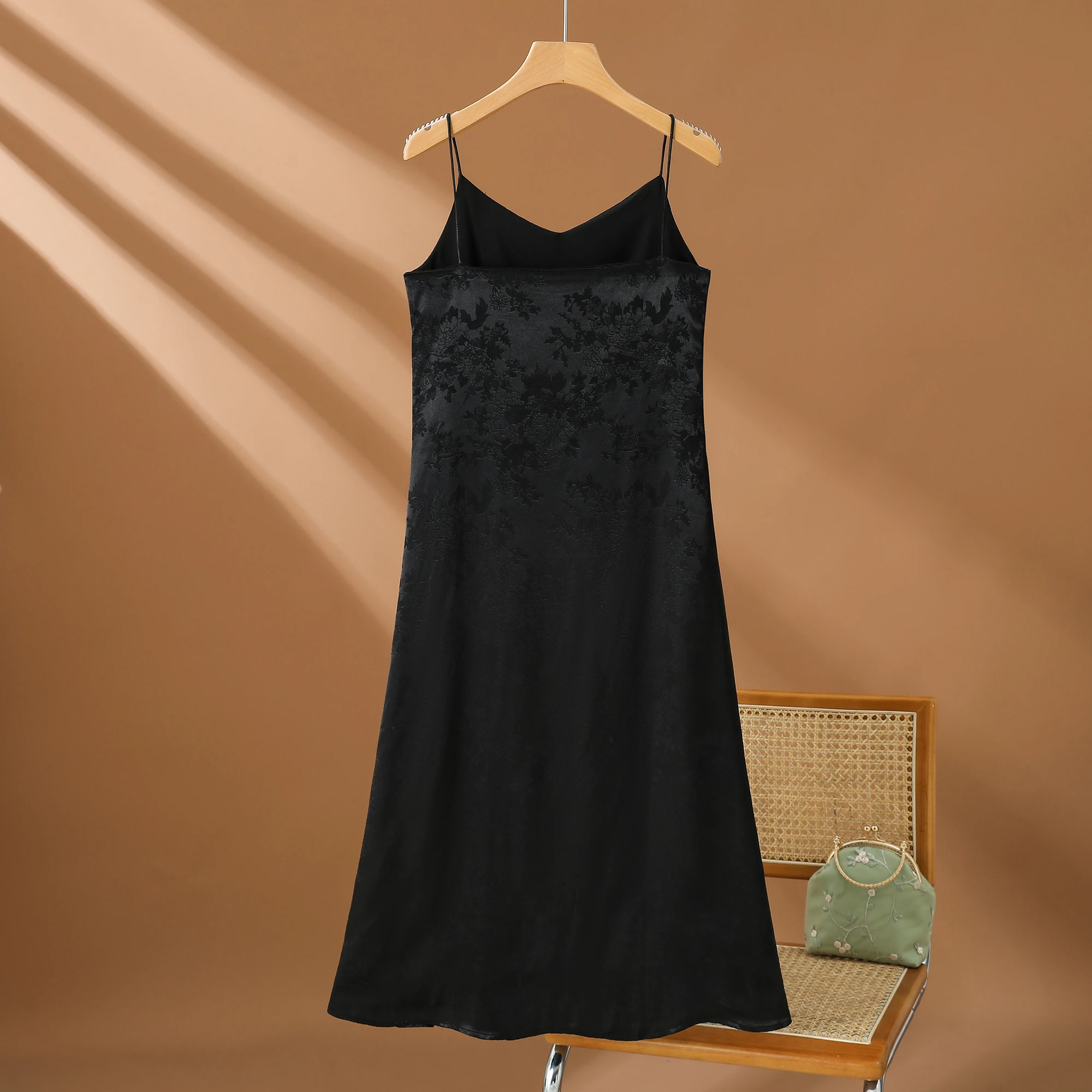 Ele V-Ne Acetaat Satijn Geborduurde Midi Dr Afslankende Over-Knie A-lijn Basisrok Koreaanse Sle l Taille Zomer Dr