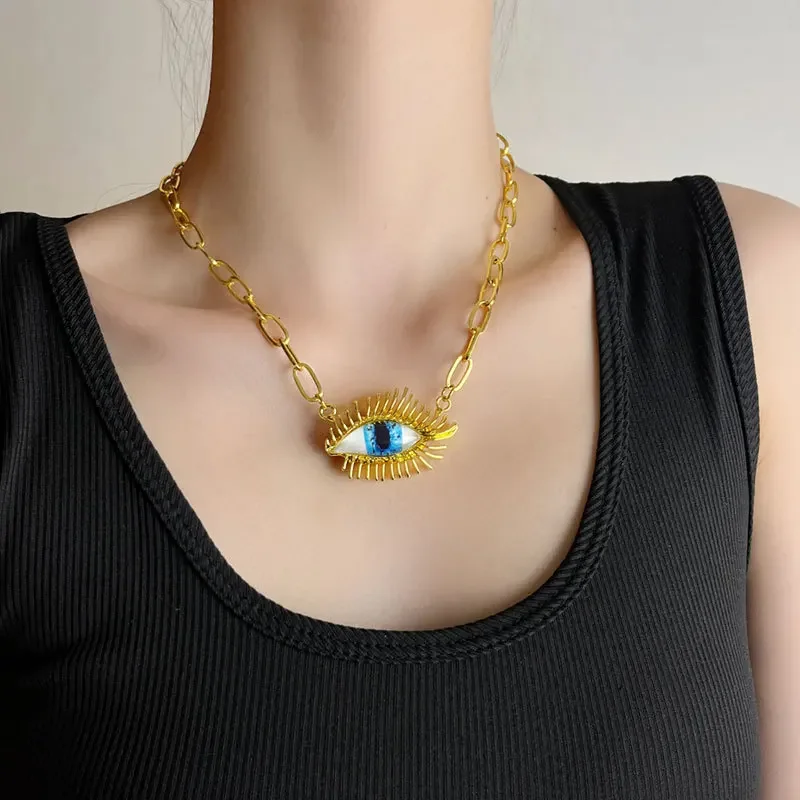 

Personalized three-dimensional eye shape retro court style gold premium necklace