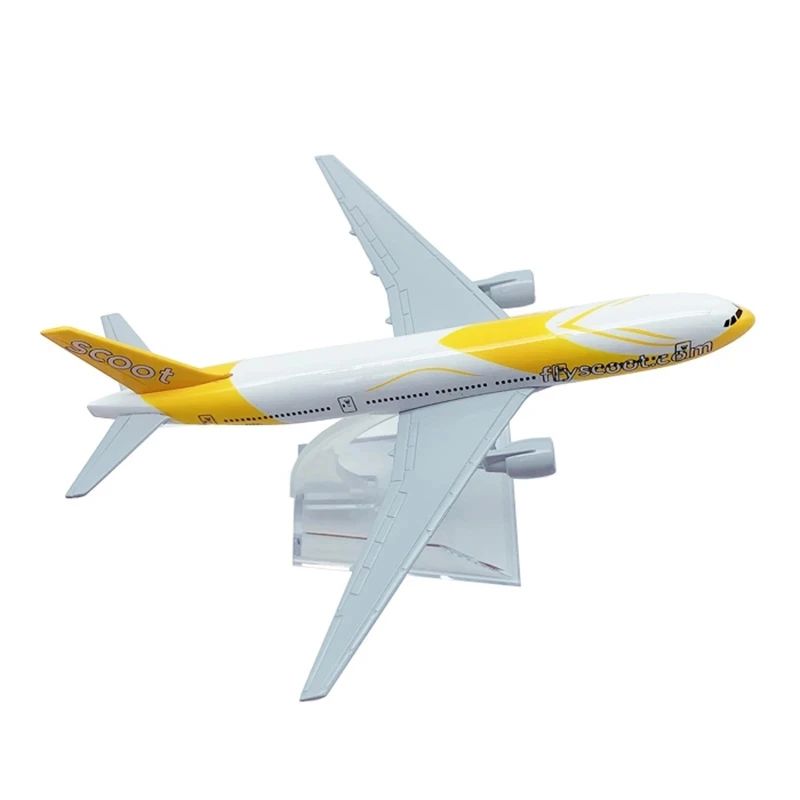 1/400 Alloy Airplane Metal Model 16cm Die-cast  Airplane Model B-777 SCOOT Airlines Display Aircraft Model Plane Decor