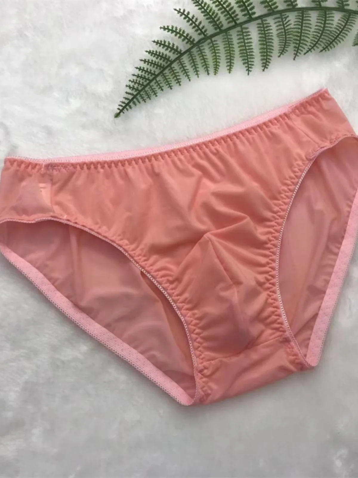 Ultra-Thin Silky Ice Silk Elastic Soft Close-Fitting Fabric Men's Daily Comfort Lace Underwear Breathable Briefs Briefs