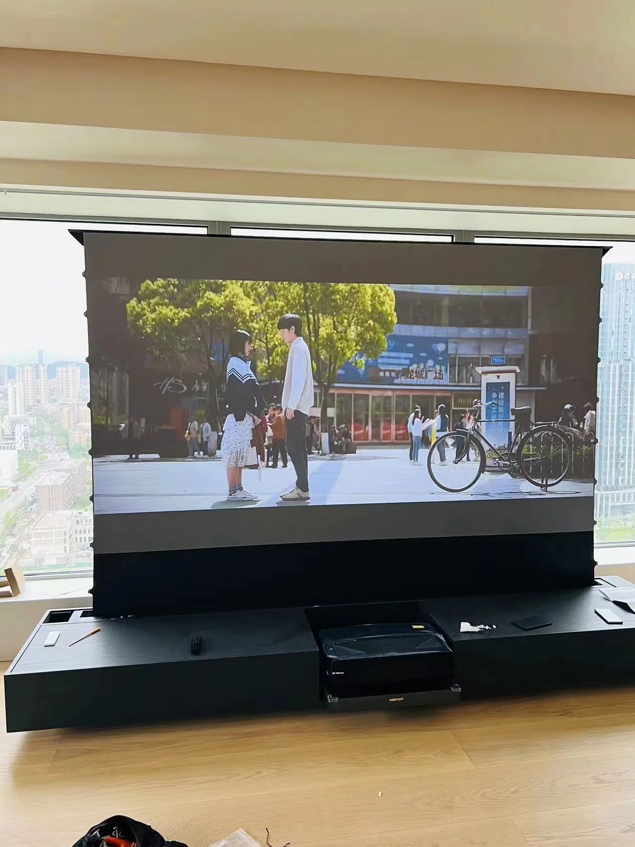 

150-Inch Audio System Compatible Motorized Projection Screen Floor Rising Anti-Light Features Long & Short Throw Projector