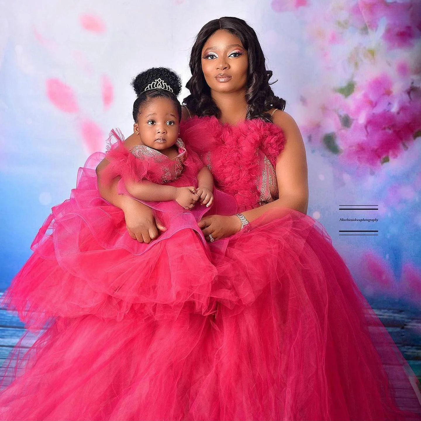 

Luxury Mother And Daughter Evening Dresses For Family Look Photo Shoot Ruffles Lace Ball Gown Puffy Tutu Mom And Me Matching G