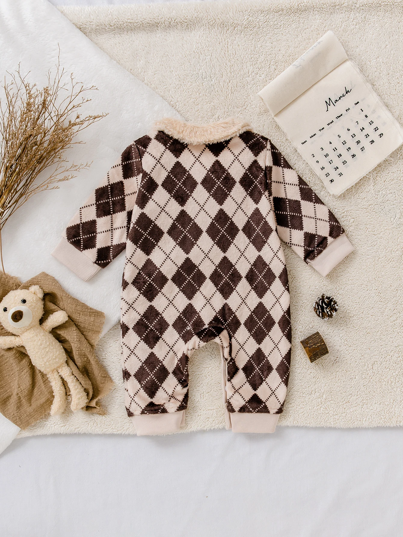 Retro Diamond Pattern Baby Top with Furry Collar Design Autumn Winter Warm British Style Cute Kid's Outfit Attention-Grabbing To