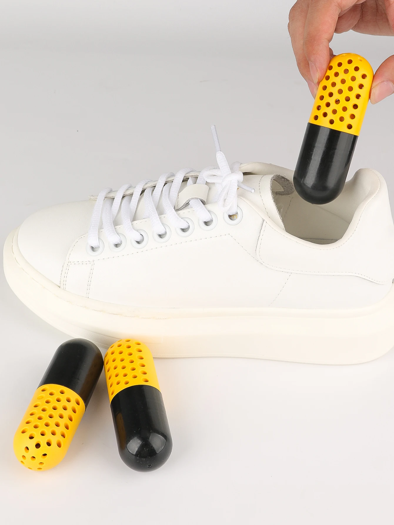 Sneakers deodorizing capsule, moisture-proof, dehumidifying, drying, shoe cabinet, wardrobe, and expanding fragrance