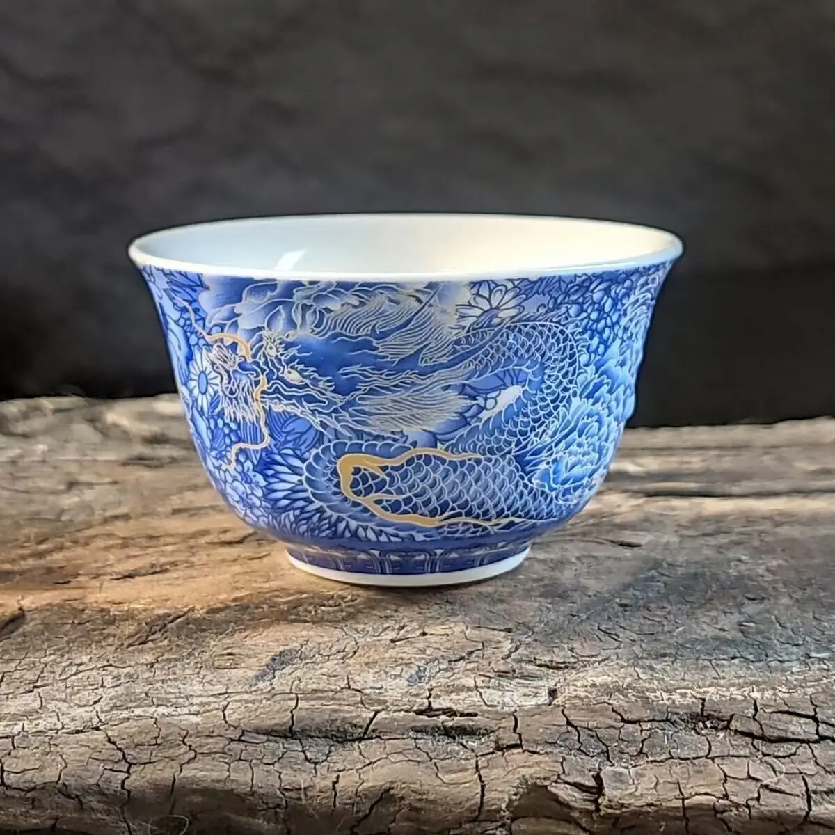 Exquisite China Porcelain Blue and White Porcelain Dragon Pattern Mini Tea Cup