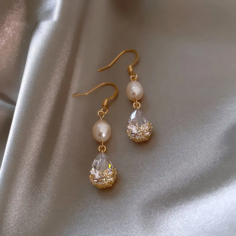 Elegant Baroque Rice Granules Pearl Crystal Water Drop Dangle Earrings For Women Advanced Design Gold Color Party Jewelry