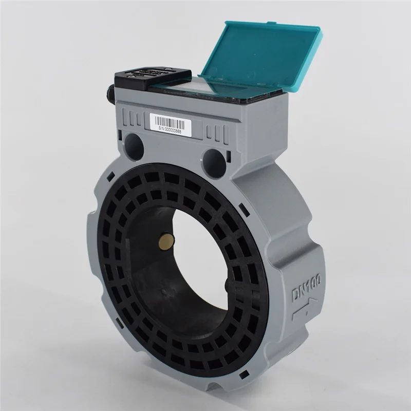 عداد المياه بالموجات فوق الصوتية الذي يعمل بالبطارية DN50 RS485 مقياس تدفق المياه الرقمي IP68 من نوع الساندويتش