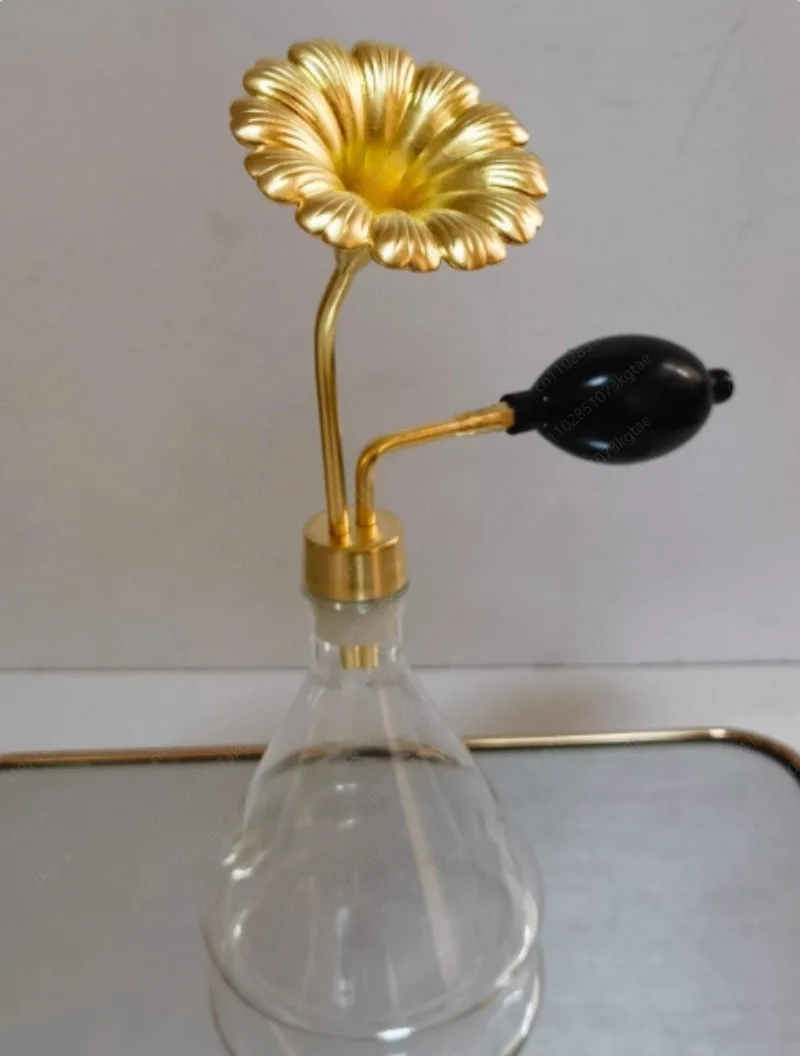 

Suitable for glass creative custom scent bottle SPA spa brass scent instrument Baijiu essential oil perfume