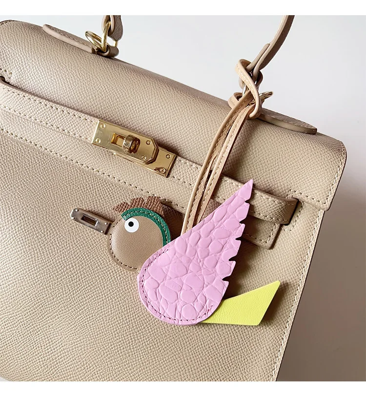 New Bird Pendant Bag, Niche Decoration, Cowhide Pendant, Cartoon Bird Keychain Accessory, Car Pendant with Label