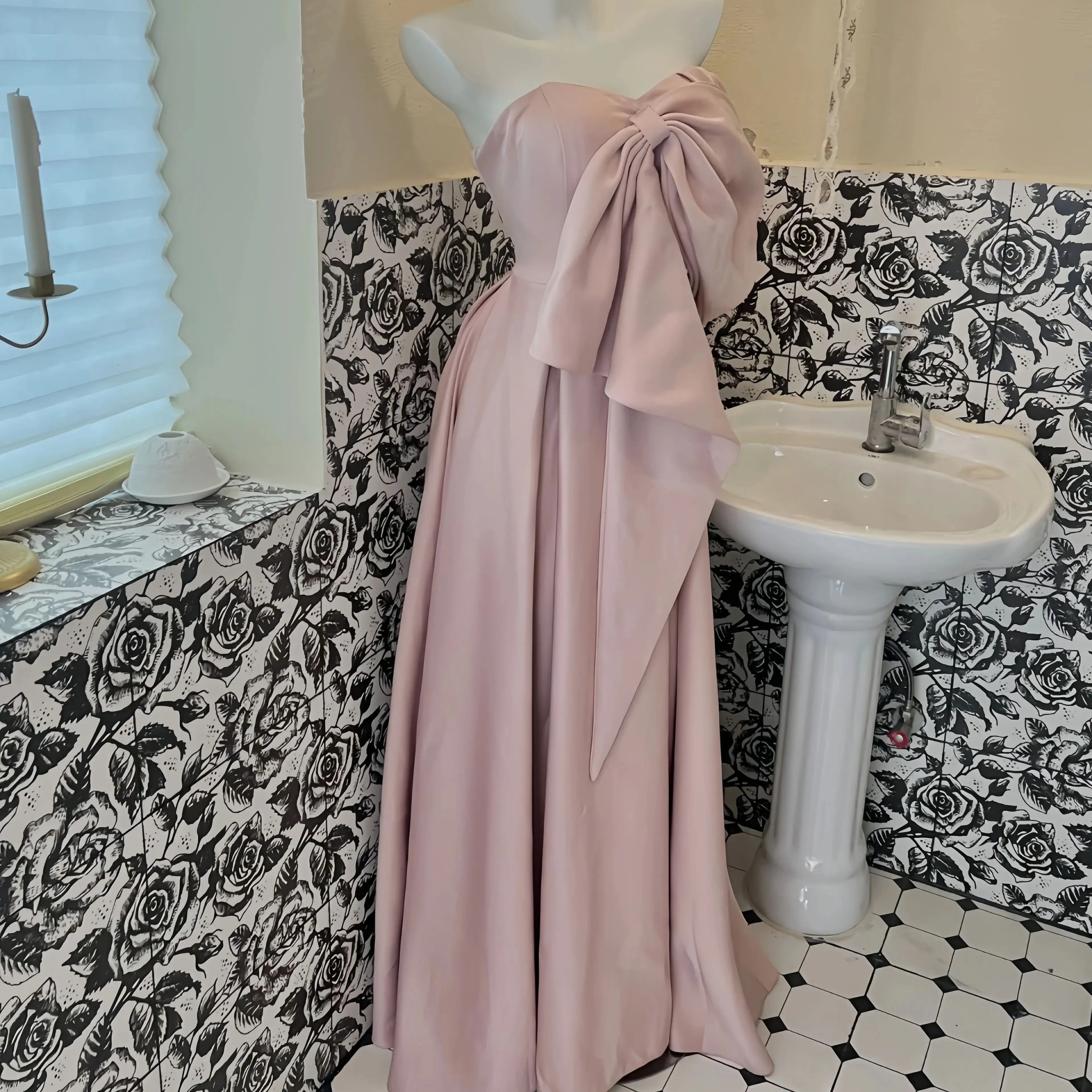 

Elegant Vintage Evening Dress Pink Strapless Ball Gown With Oversized Bow Formal Suitable For lady Banquet And Evening Gown