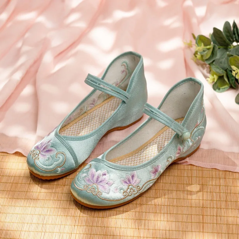 Summer Women's Ancient Style Embroidery Inner Height Increase Ethnic Style Hanfu Shoes Low Heels