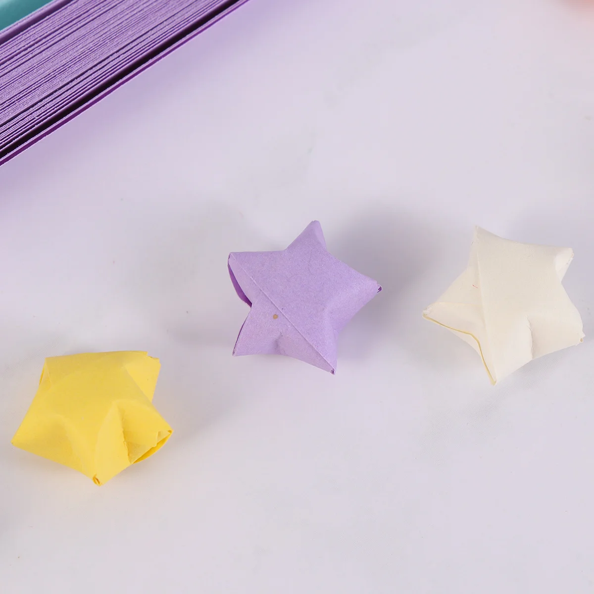 กระดาษพับโอริกามิสีสันสดใส 540 แผ่น สำหรับงานฝีมือ DIY ตกแต่งงานปาร์ตี้