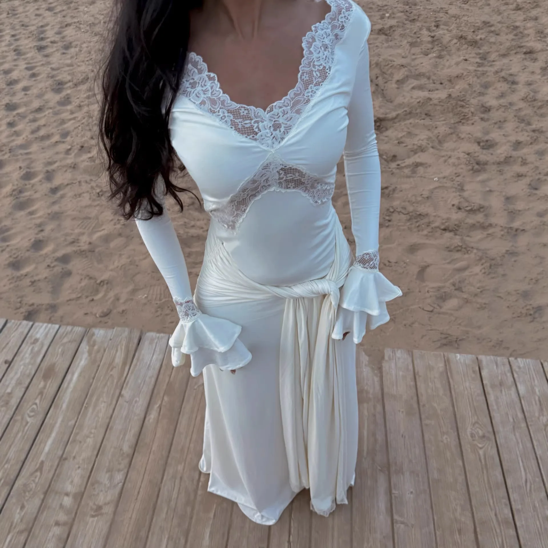 

2026 Women's New Long-sleeved Dress Lace Splicing Horn Sleeve Streamer Slim Hip Skirt