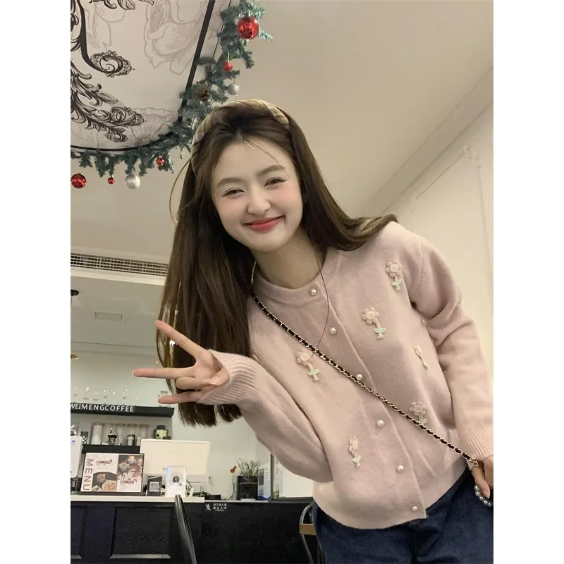 

Three-dimensional Flower Knitted Sweet Cardigan for Women New Autumn Winter Coat Top Short Sweater