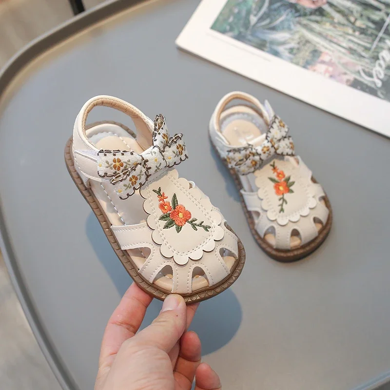 

Toddler Girls Sandals Summer Bowtie Embroider Children Princess Causal Walking Shoes Fashion Ruffled Edge Kids Cut-outs Sandals