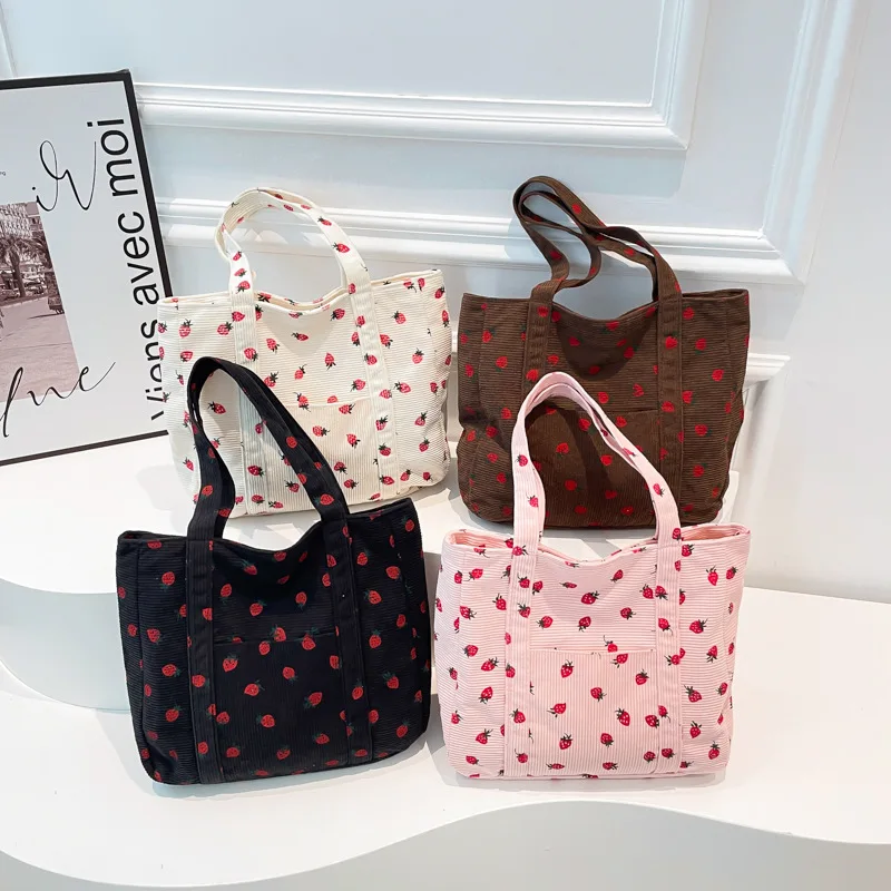 Sac à main en velours côtelé imprimé fraises, sac de plage tendance grande capacité pour femme, sac fourre-tout polyvalent pour les trajets quotidiens, sac à bandoulière, Bolsos