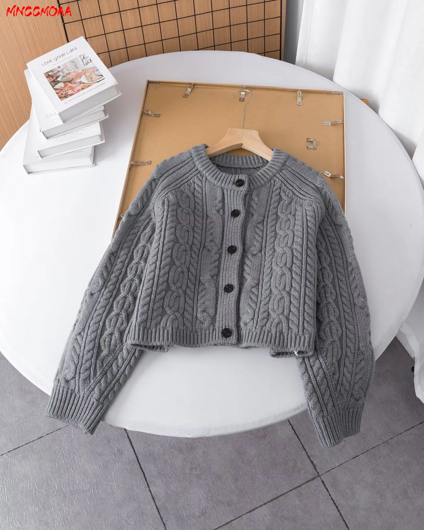 GRAY