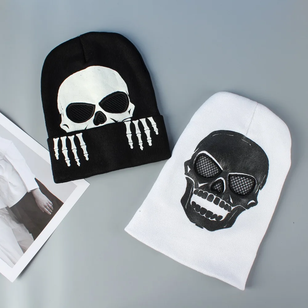Lustige Strickmütze mit Totenkopf-Aufdruck für Männer und Frauen für Halloween-Urlaubskleidung, geeignet für winddichte und warme Wärme im Freien