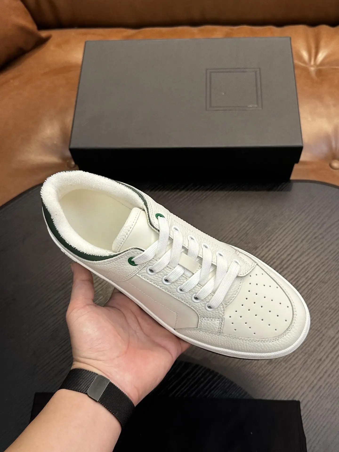 Unisex Daily Casual Shoes Cream White Mixed Leather Upper Green Accent Soft Terry Collar Lace Up Non Slip Rubber Outsole Walking Trainers