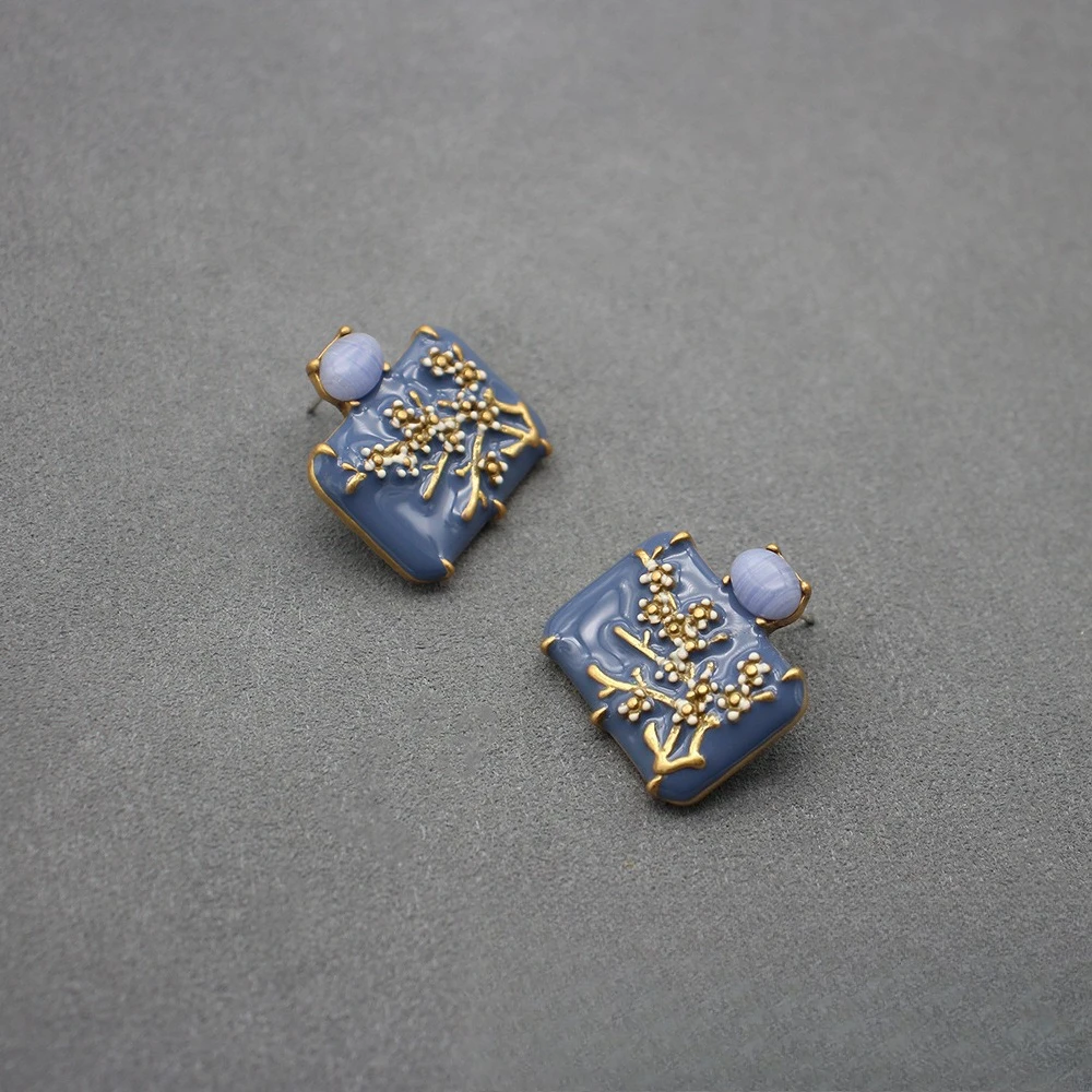 

European and American Trends Versatile Niche Simple Design Plum Blossom Square Earrings