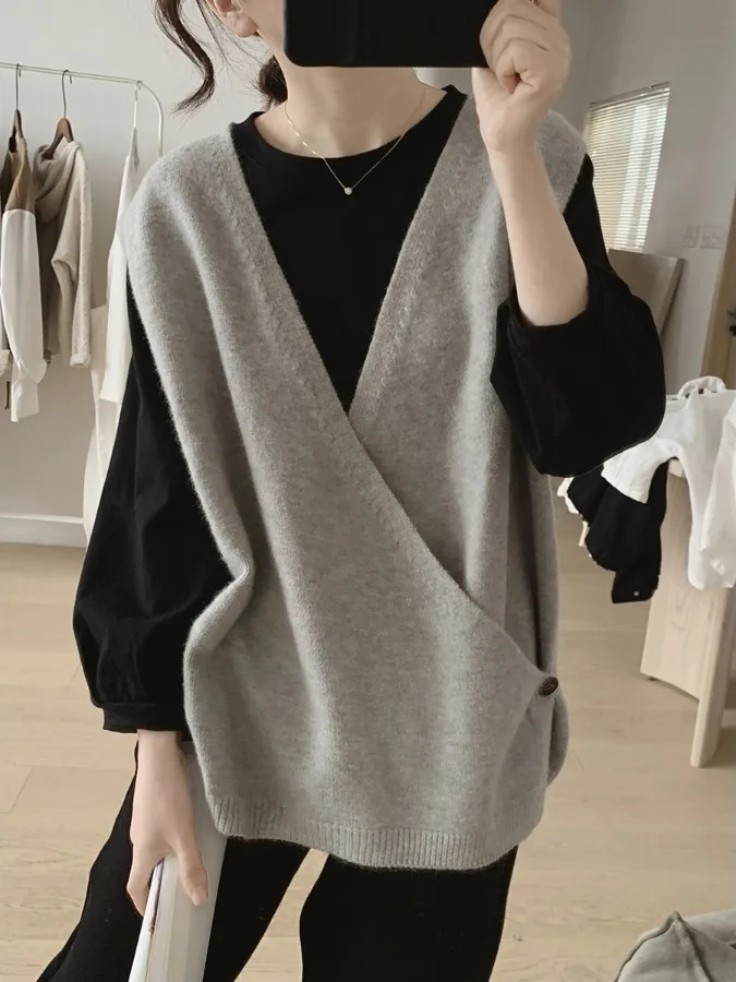 Loose Fit Korean Style V-Neck Sleeveless Knitted Vest Asymmetrical Design Simple Minimalist Autumn Winter Women's Top