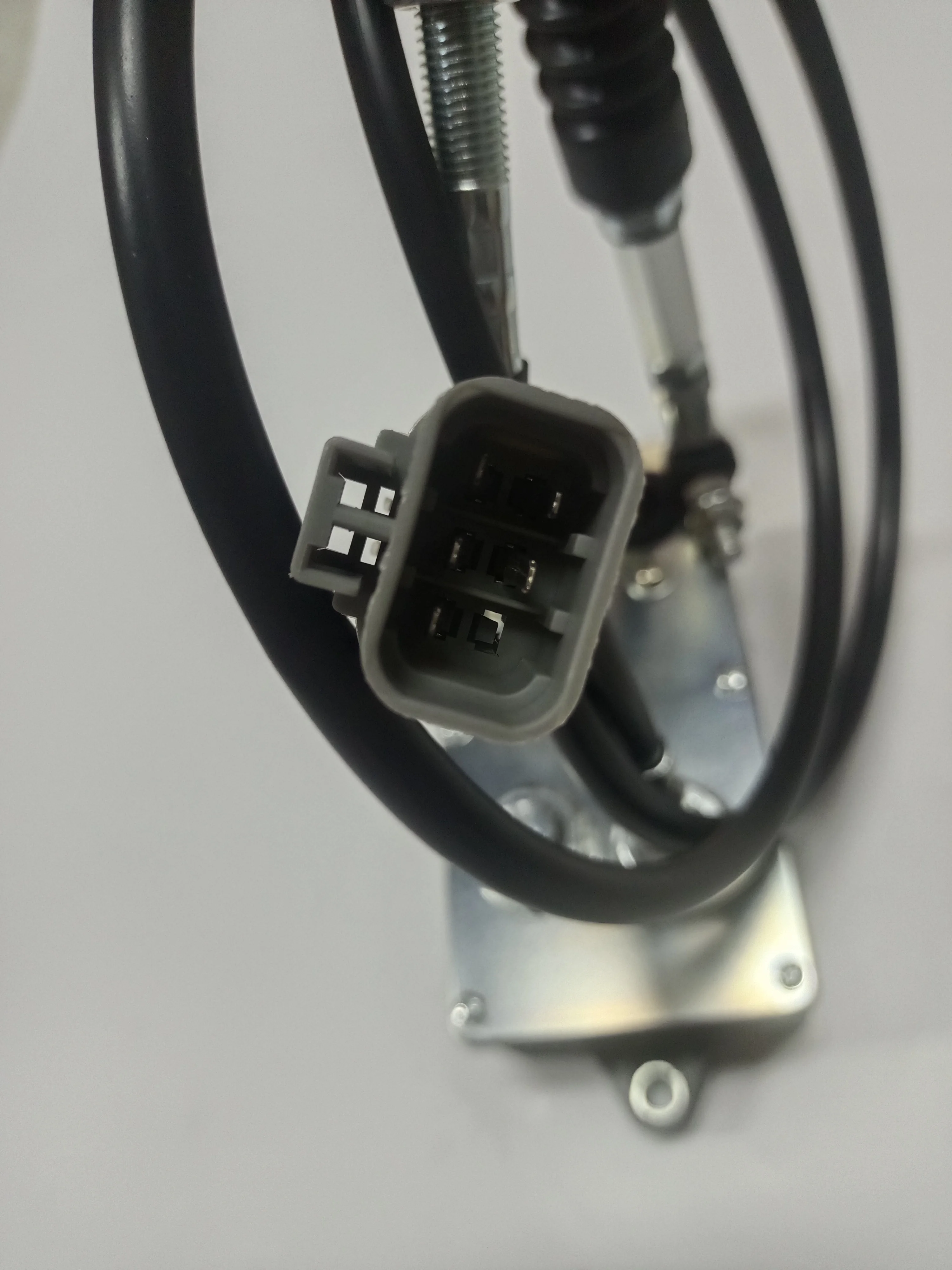 K1039680 مسرع محرك محافظ خطوة الخانق E/G. التحكم في المحرك ASSY لأجزاء إصلاح Doosan Excavator DX60 DH60 DH80