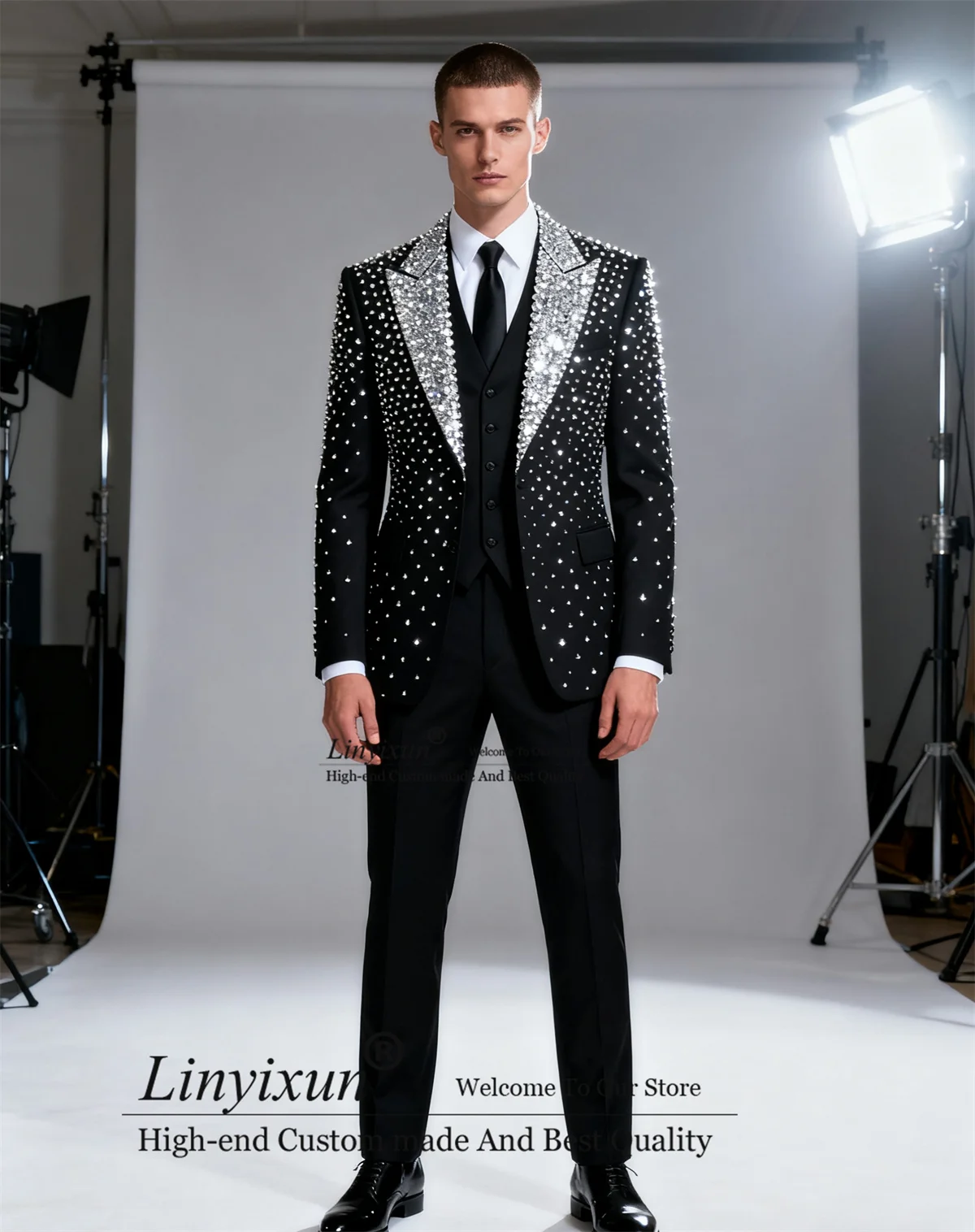 

Handsome Slim Fit Men Suits 3 Pieces Sets Wedding Groom Male Prom Blazers Customized Diamond Rhinestones Party Ternos Completo