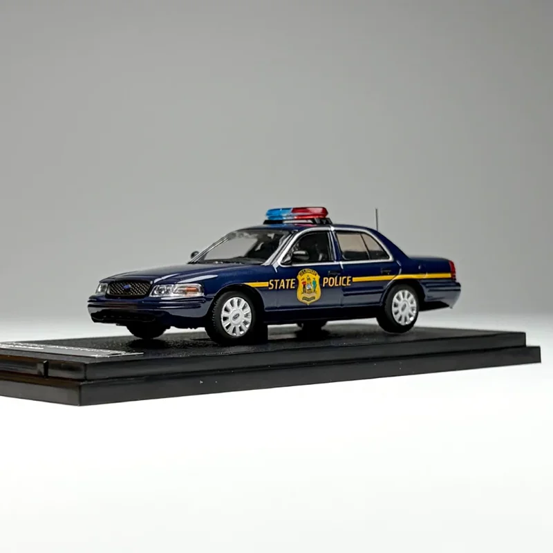 Rollin 1:64 Scale Victoria CV State Police Alloy Car Model Adult Gift Scene Simulation Desktop Display Replica Toy