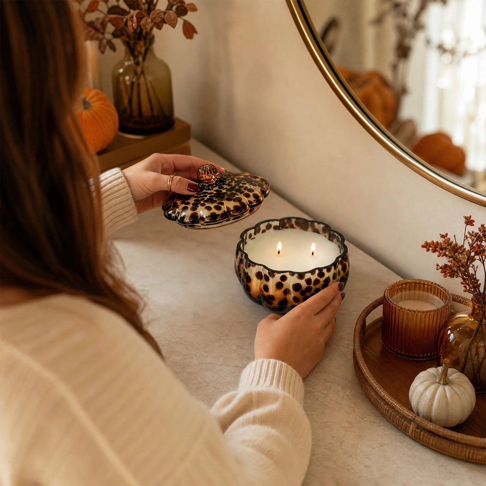 ハロウィーンのパンプキンの香りのキャンドル。二重芯、密閉式の - Candle Wick のレビューと価格