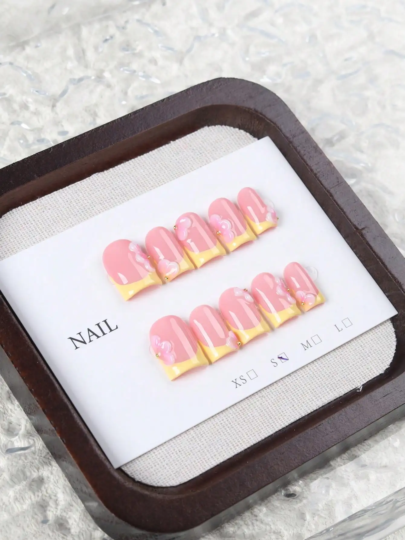 10 Pieces of Short Rectangular Handmade Nails, Sweet and Fresh Style, Nude Pink Base Color with Creamy Yellow French Edges, 3D Pink Flowers and Small Gold Beads Embellishments, Jelly Glue-On, Removable Nail Stickers, Suitable for Girls to Wear in Their Daily Life, Dates, Outings, and Parties