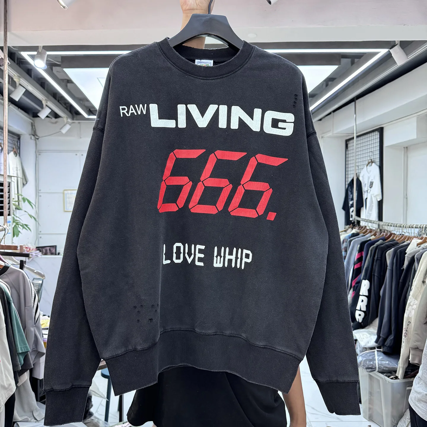 

Retro Cracked Letter Print Washed out Distressed Long Sleeve round Neck Hoodie Unisex Loose Fit Casual Streetwear Autumn Warmth