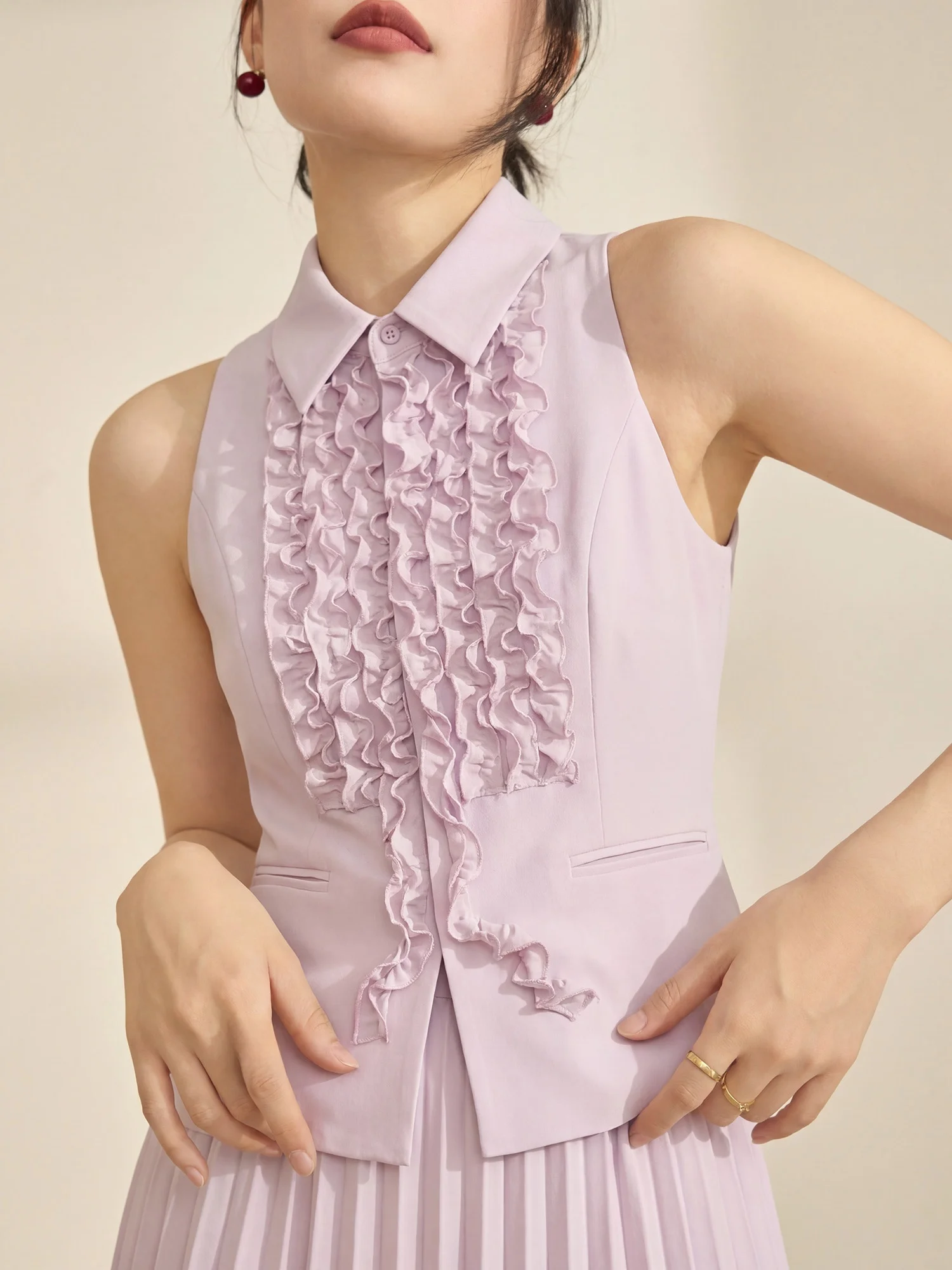

Flowing Era Early Spring Beautiful Small Fragrance Style Heavy Embellished Sleeveless Vest Pleated Skirt Set Women's Fashion