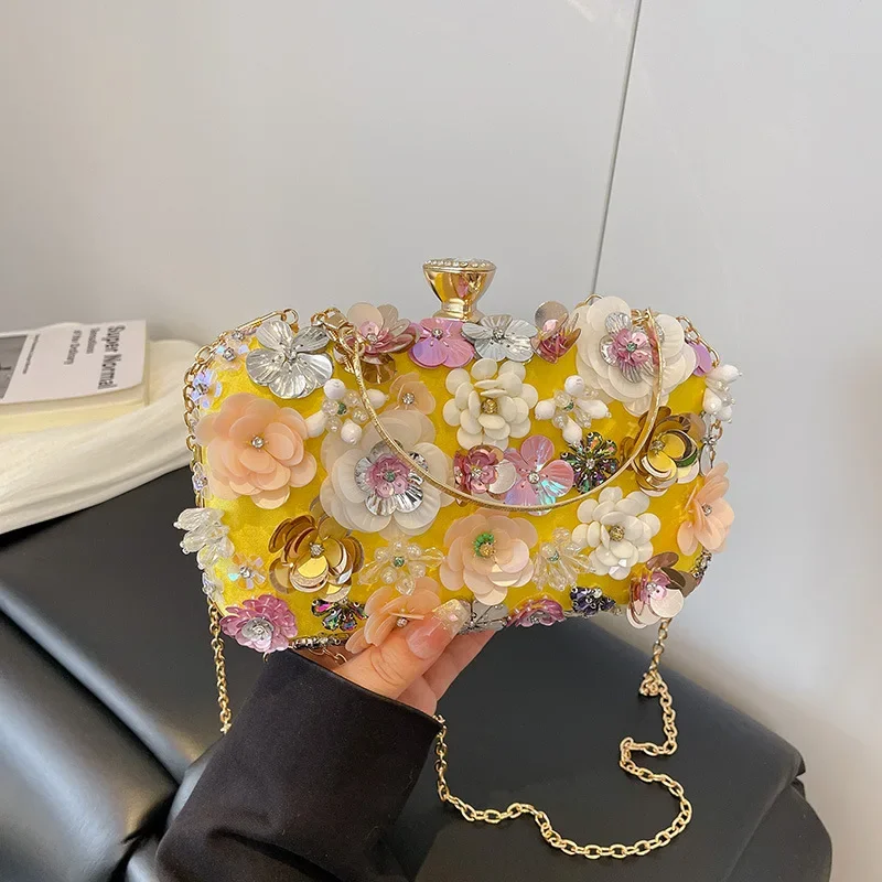 

Women's Trendy Crossbody Hand-held Flower Dinner Bag Fashionable Texture Single Shoulder Box Bag