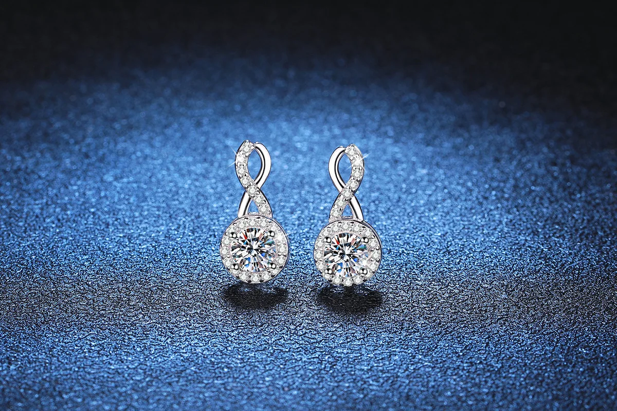 LioraGem Women's 8-shaped Round Hoop Earrings with Full Diamond Setting, Geometric Moissanite Stud Earrings Platinum PT950 Stamp