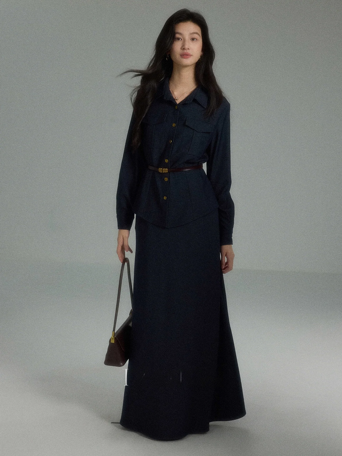 

Классический ретро-комплект из джинсовой юбки с высокой талией и тонкой дышащей рубашки с длинным рукавом для женщин, удобный для повседневной носки