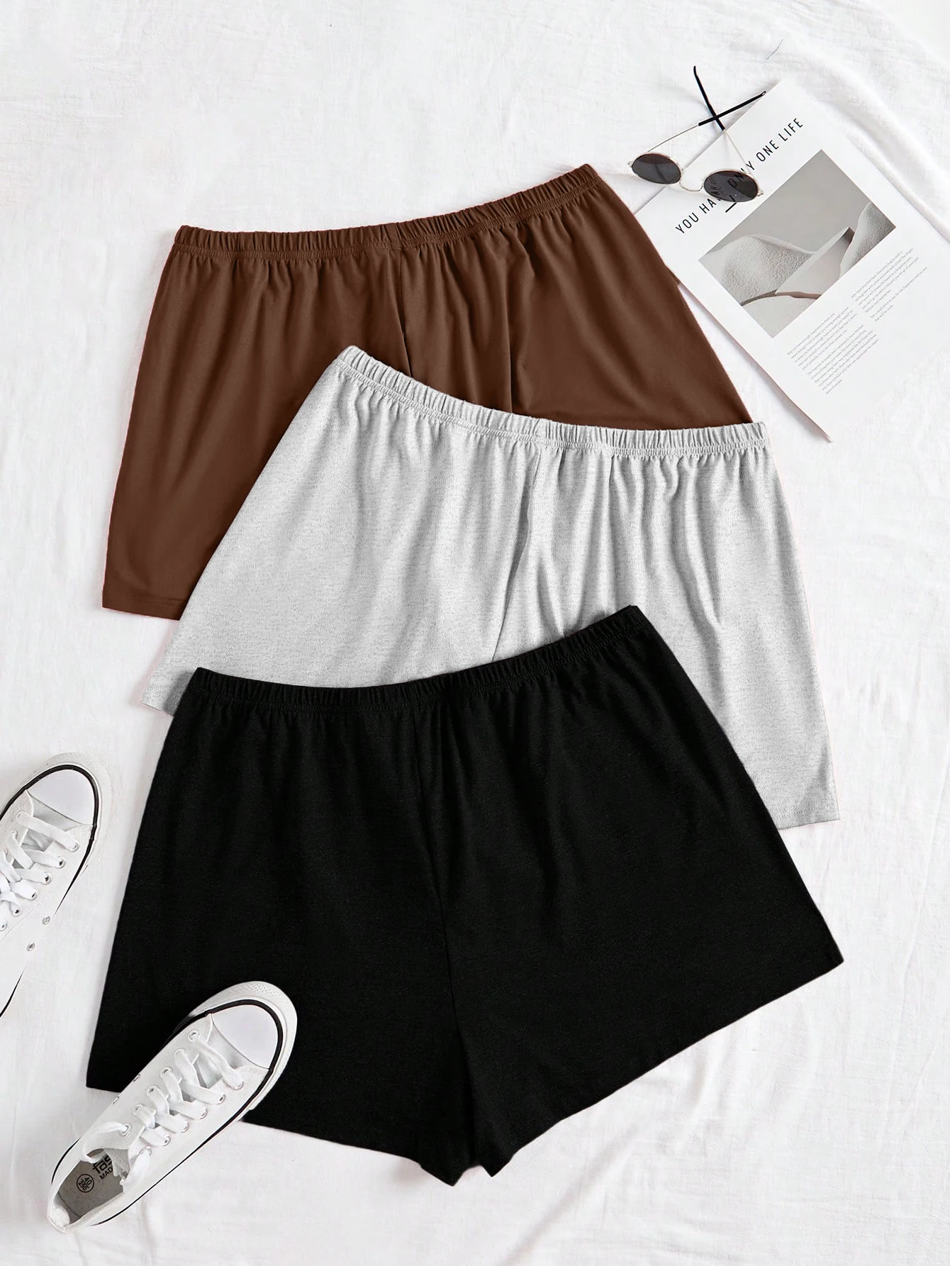 Europäisches Damen-Set in reiner Farbe, Freizeitkleidung, kurzes Set (dreiteilig)