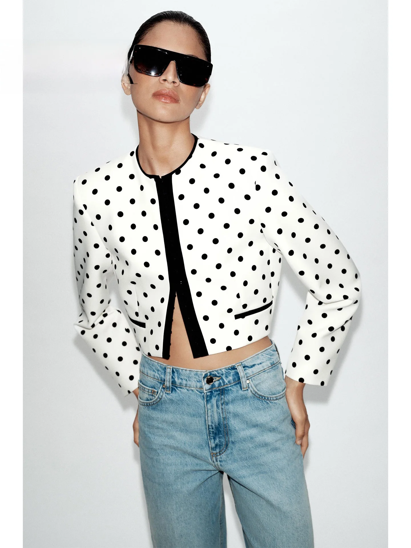 

Elegant Retro Polka Dot Short Coat Women's Slimming round Neck Outerwear Summer 2026 Long Sleeve Zipper Closure Fashionable