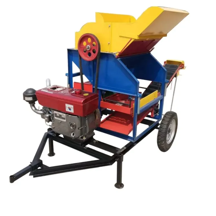 Small dry and wet peanut picking machine bagging groundnut pickers/Self-propelled peanut combine harvester