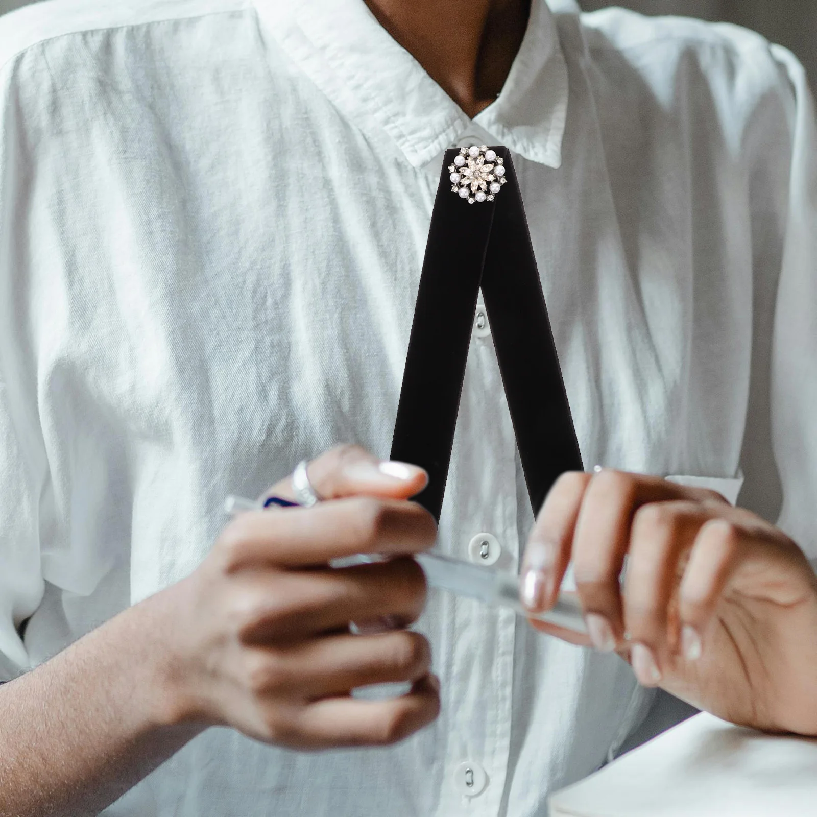 

DIY Clothing Accessories Women Bow Brooch Pin Fashion Lapel Tie Coat Lightweight Craftsmanship Christmas Gift Elegant Uniform