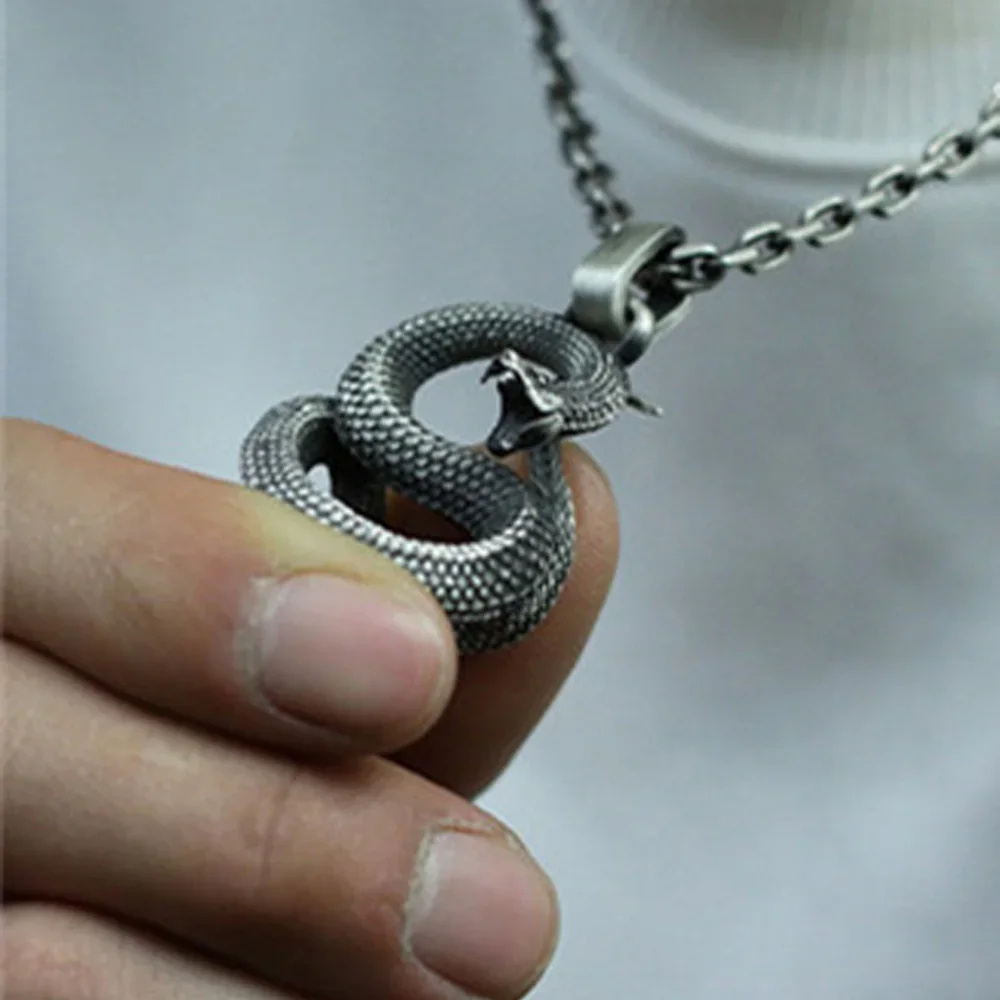 Vintage Bully Roaring Snake Animal Pendant Necklace Men and Women Couple Gift Pendant Niche Street Fashion Party Trend Jewelry