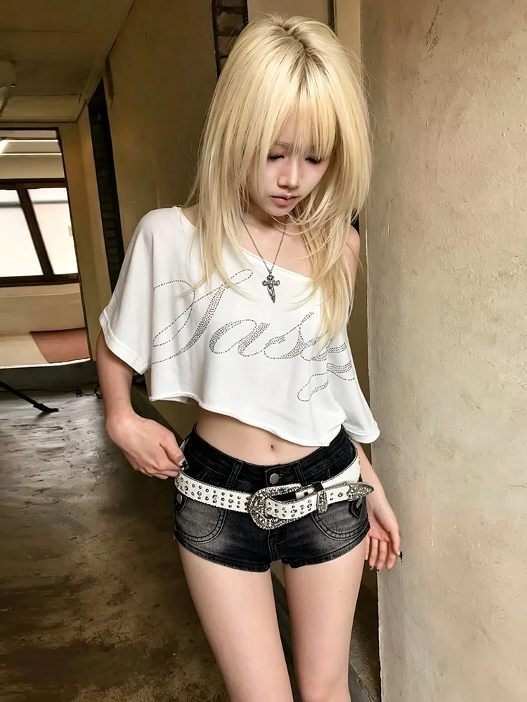 Weird Puss Rhinestone Letter Decoration t-Shirt Women Skew Collar Rough Edges Hottie Midnight Hip-Hop Style Classic Streetwear