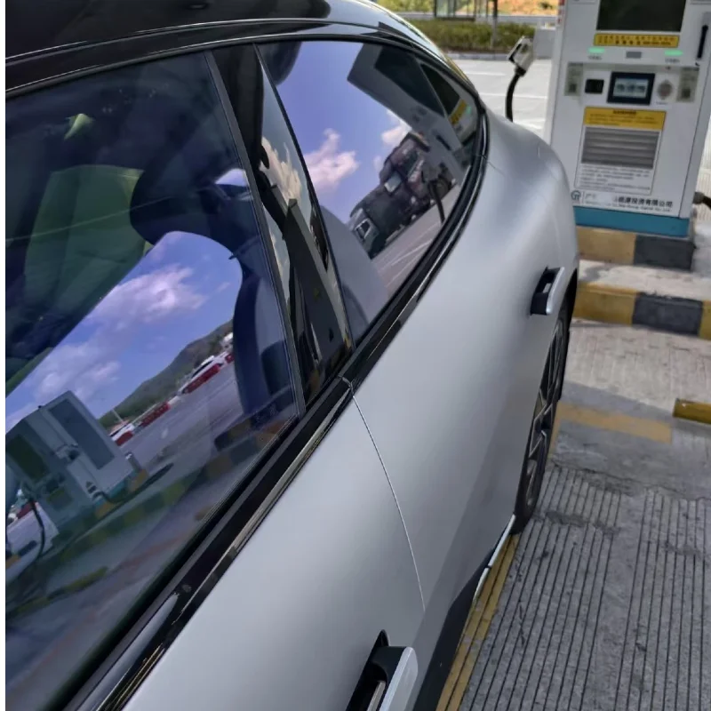 قسط LLuamr نانو السيراميك PET نافذة السيارة فيلم ملون تينت الضوء الأرجواني مانع جانبي 20% VLT 99% IRR 99% UV كتلة تتلاشى برهان