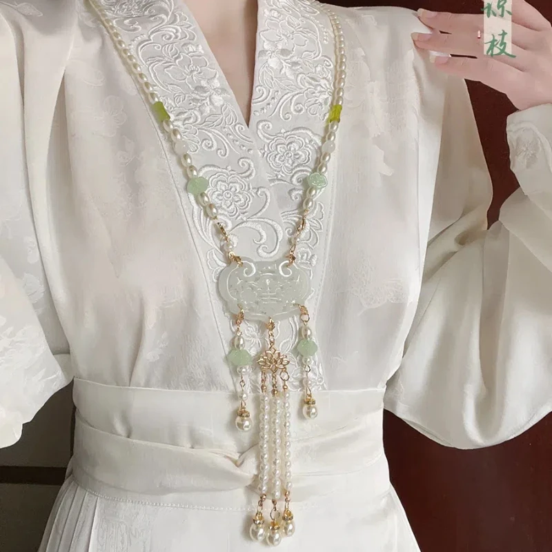 

Chinese Style White Chalcedony Pearl Necklace Women's Antique Wreaths All-Back Cloud Tassel Beaded Horse-Face Skirt Accessories