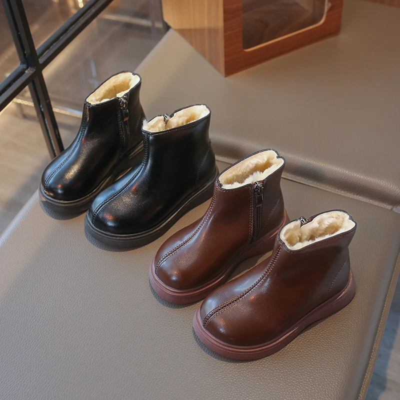 

2025 Winter New Children's Shoes Girls' Snow Boots Plush Warm Children's Shoes Outdoor Leather Shoes Non slip Short Boots